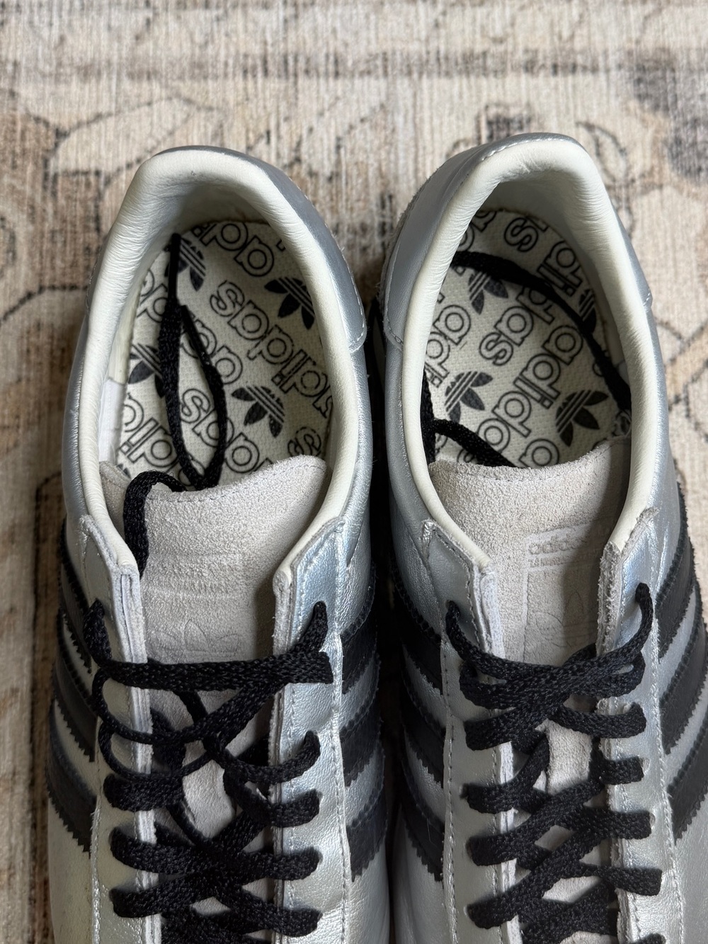 Adidas Country OG in silver and black - Picture 10 of 15